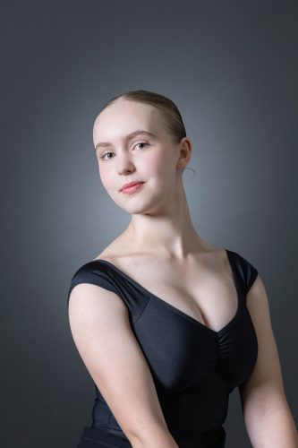 CHLOE NICOLL​